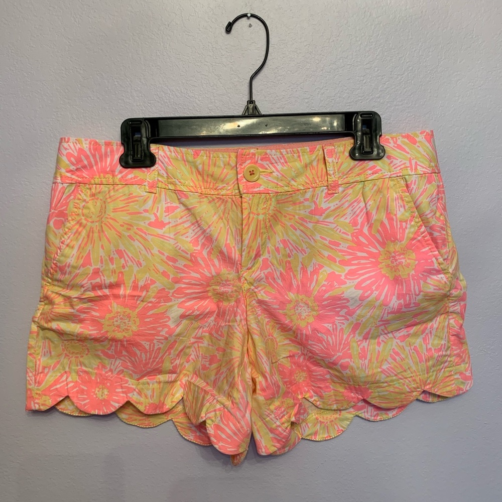 Lily Pulitzer Daisy Scalloped Buttercup Shorts